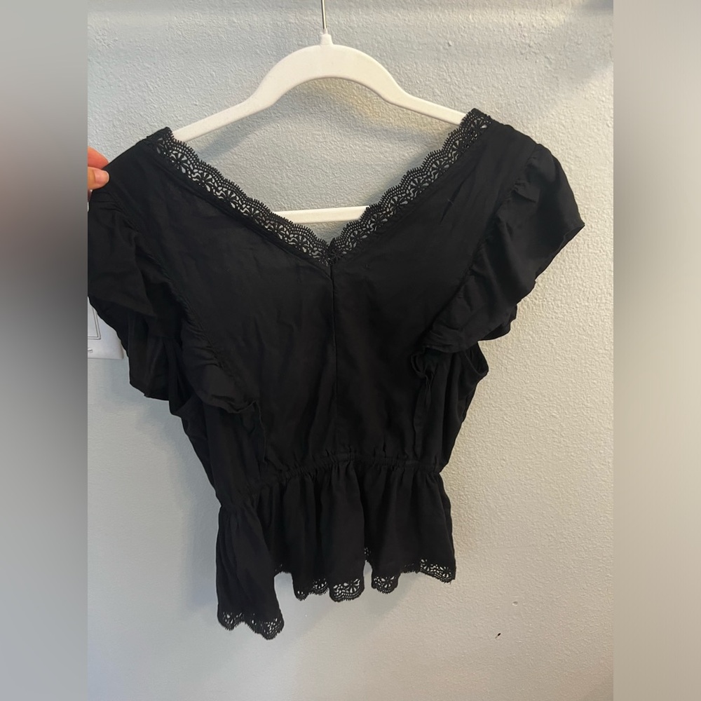 Abercrombie and fitch Elegant Black Lace Trim Top - Picture 2 of 2